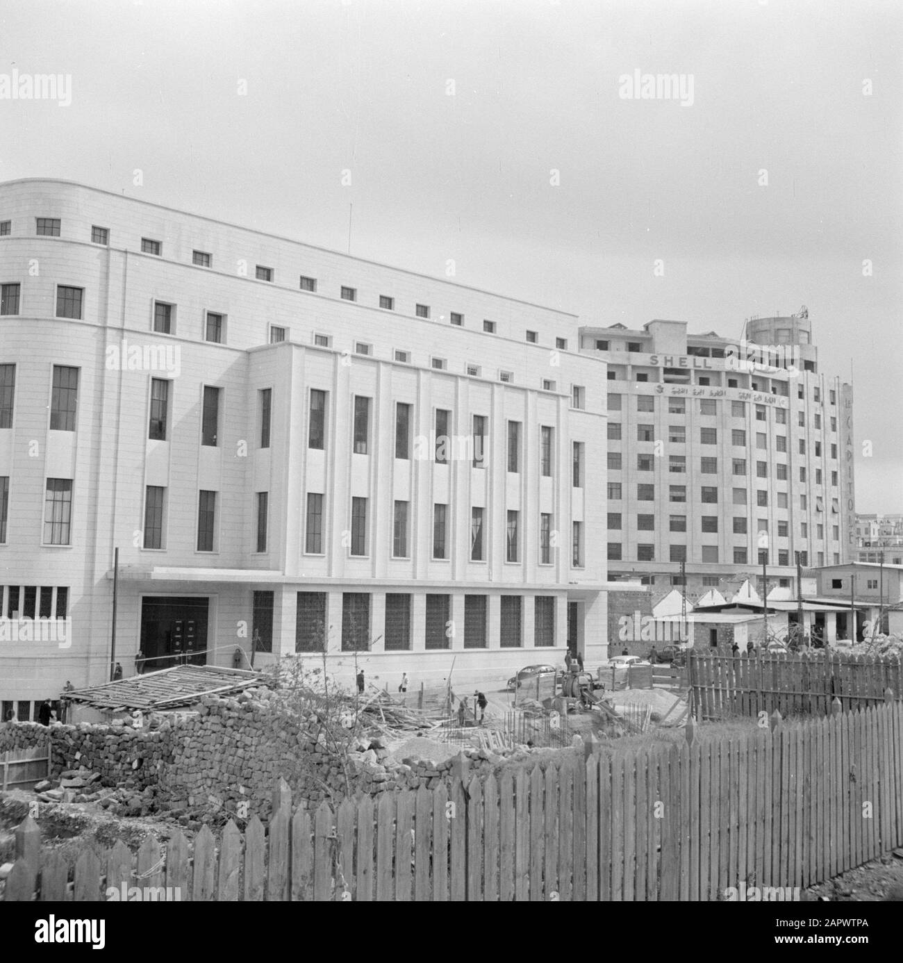 Naher Osten 1950-1955: Libanesscher Neubau in Beirut. Shell-Büro Datum: 1950 Standort: Beirut, Libanon Schlüsselwörter: Bauaktivitäten, Büros, Straßenbilder Stockfoto
