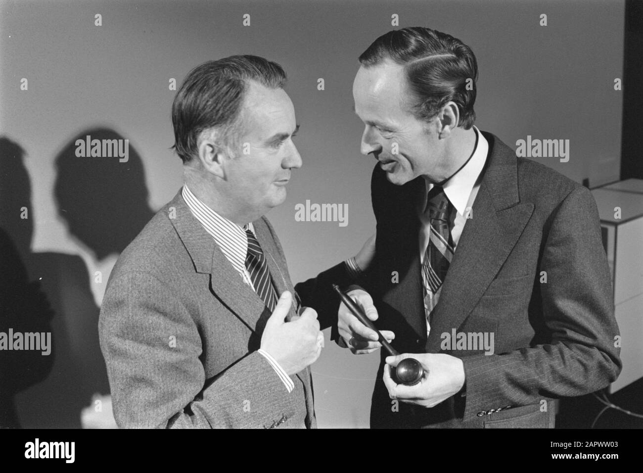 Neuer Vorsitzender CHU während der Sitzung in Amersfoort gewählt; neuer CHU-Vorsitzender L. M. van Leeuwen Präsidentendatum: 19. November 1977 Schlüsselwörter: Sitzungen, Vorsitz, Vorsitzender Name: L. M. van Leeuwen Institutionenname: Chu Stockfoto