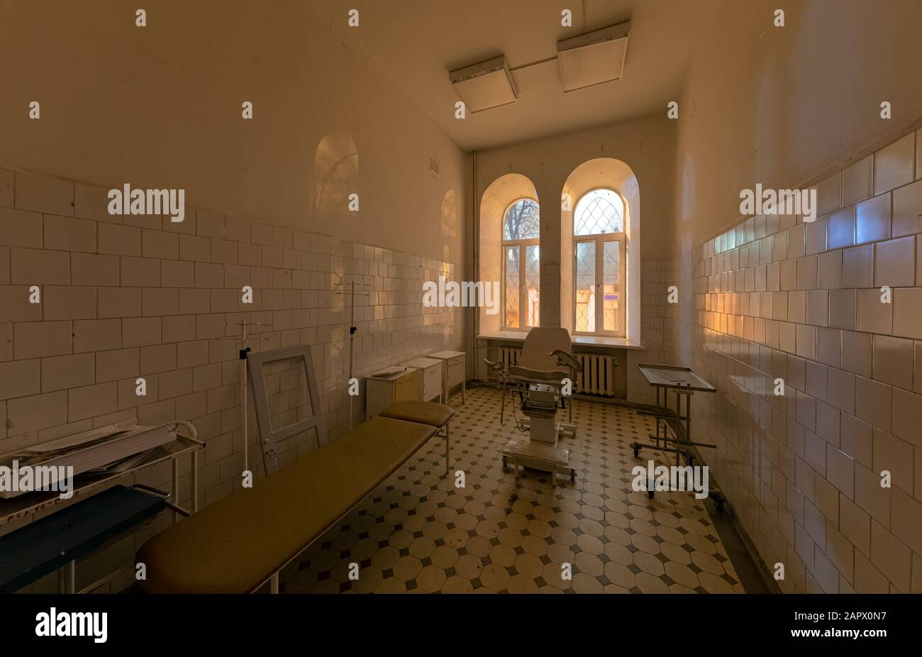 Verlassene gynäkologische Beratungsräume in einem alten Krankenhaus Stockfoto