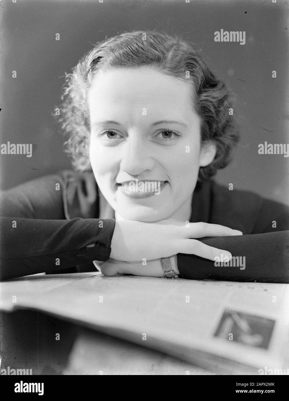 Porträt der Schauspielerin Adrienne Canivez Anmerkung: Adrienne Germaine Léonie Canivez (1910-1992) war verheiratet mit Ben Groenier und Victor van Vriesland Datum: März 1936 Ort: Frankreich, Paris Schlüsselwörter: Schauspieler, Porträts, Frauen persönlicher Name: Vriesland-Canivez, A. von Stockfoto