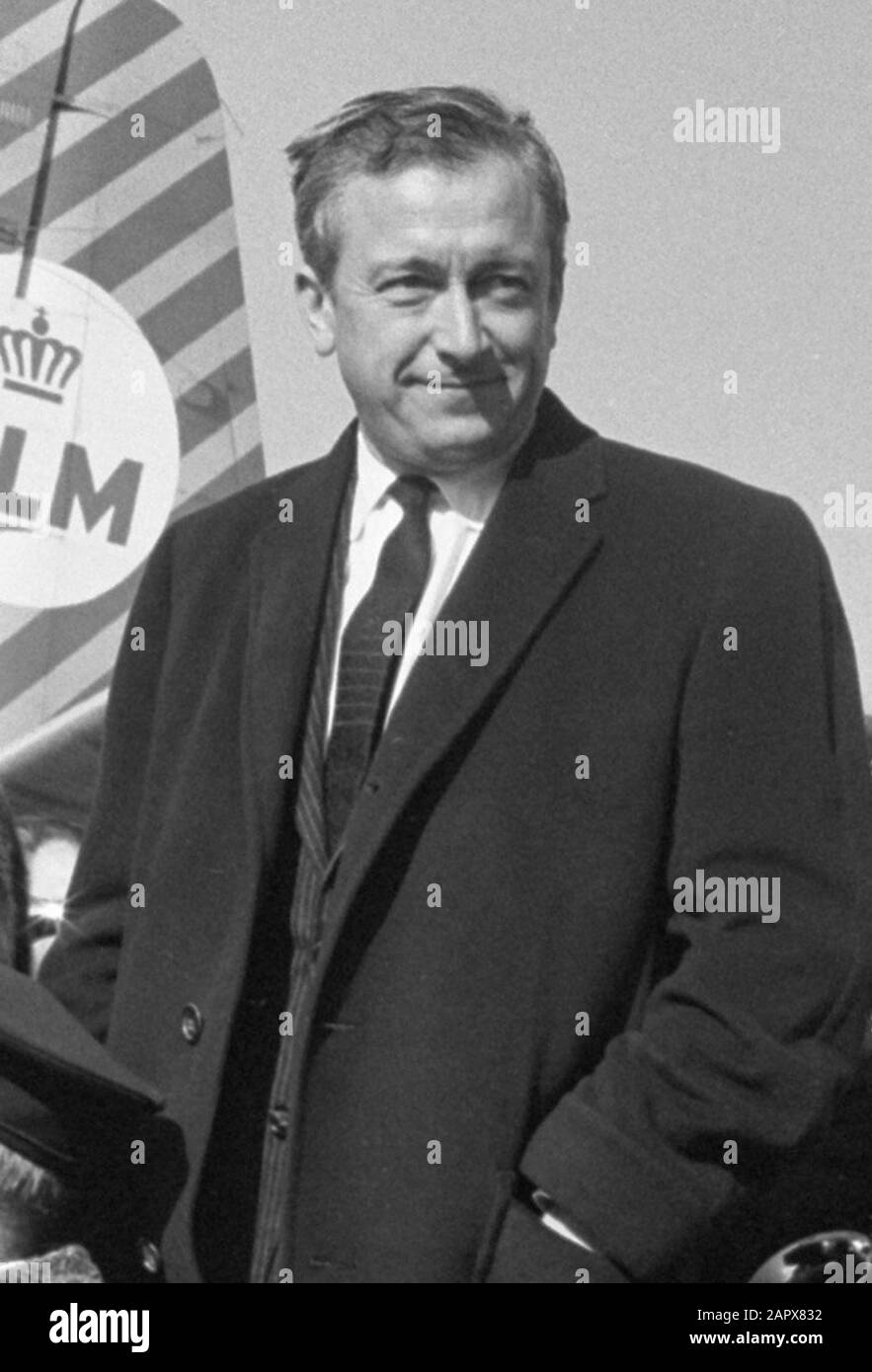 Französisch: Robert Dhéry in der Werbung für den Film The American Beauty in den Niederlanden. Lizenzfrei: http://www.gahetna.nl/en/about-us/open-data; Stockfoto