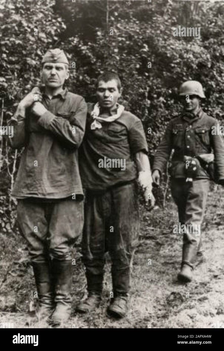 Spaarnestad Photo/SFA022803828 Weltkrieg, Ostfront Landkrieg. Die Deutschen haben die russische Verteidigung in Leningrad gebrochen. Foto: Zwei russische Kriegsgefangene. Russland/Sowjetunion, 1941. Stockfoto