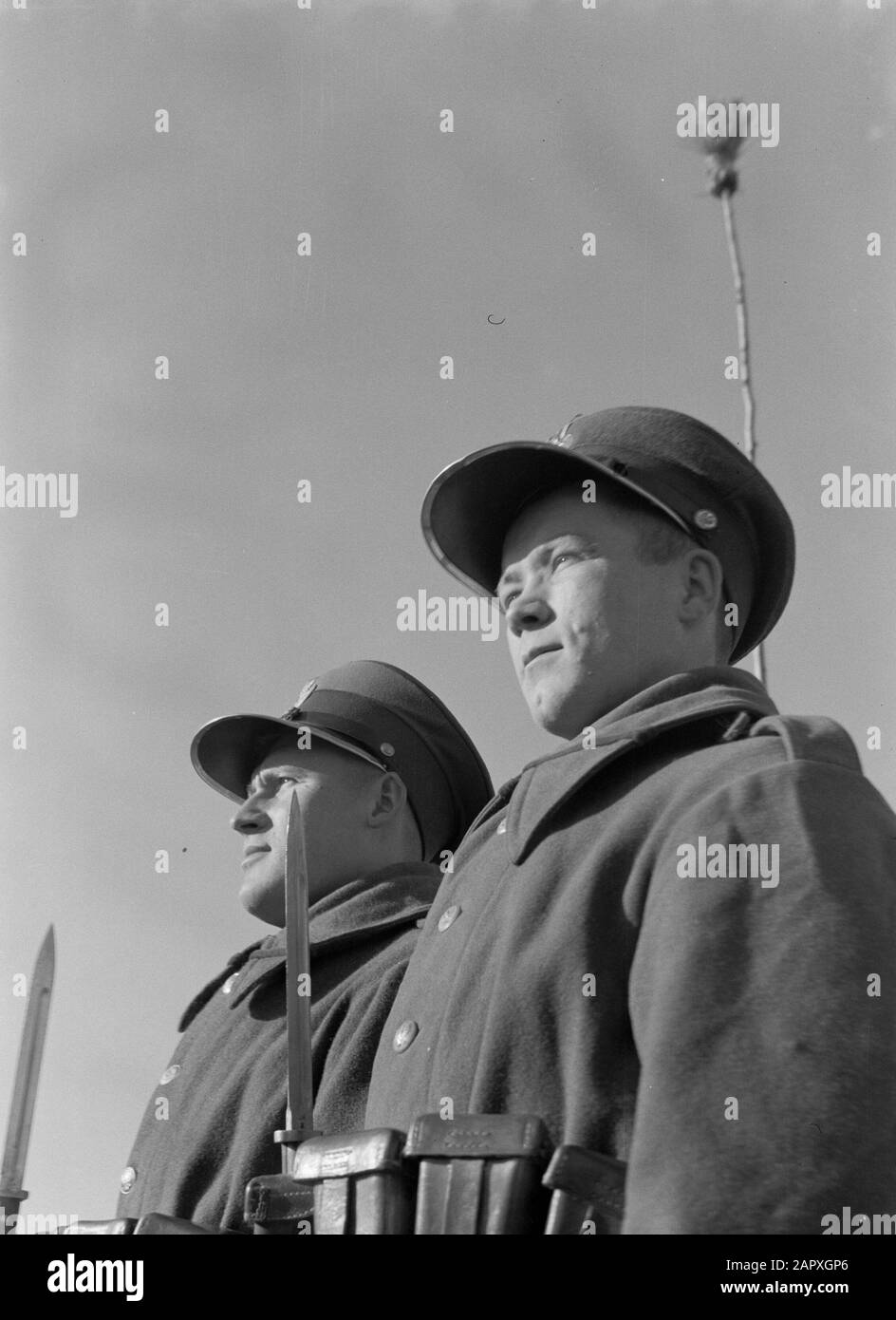 Reise nach Litauen Soldaten sind an der Grenze auf Bewachung Anmerkung: Nicht klar, ob das Foto auf polnischem oder litauischen Gebiet aufgenommen wurde Datum: 1934 Ort: Litauen, Polen Schlüsselwörter: Grenzschutz, Militär Stockfoto