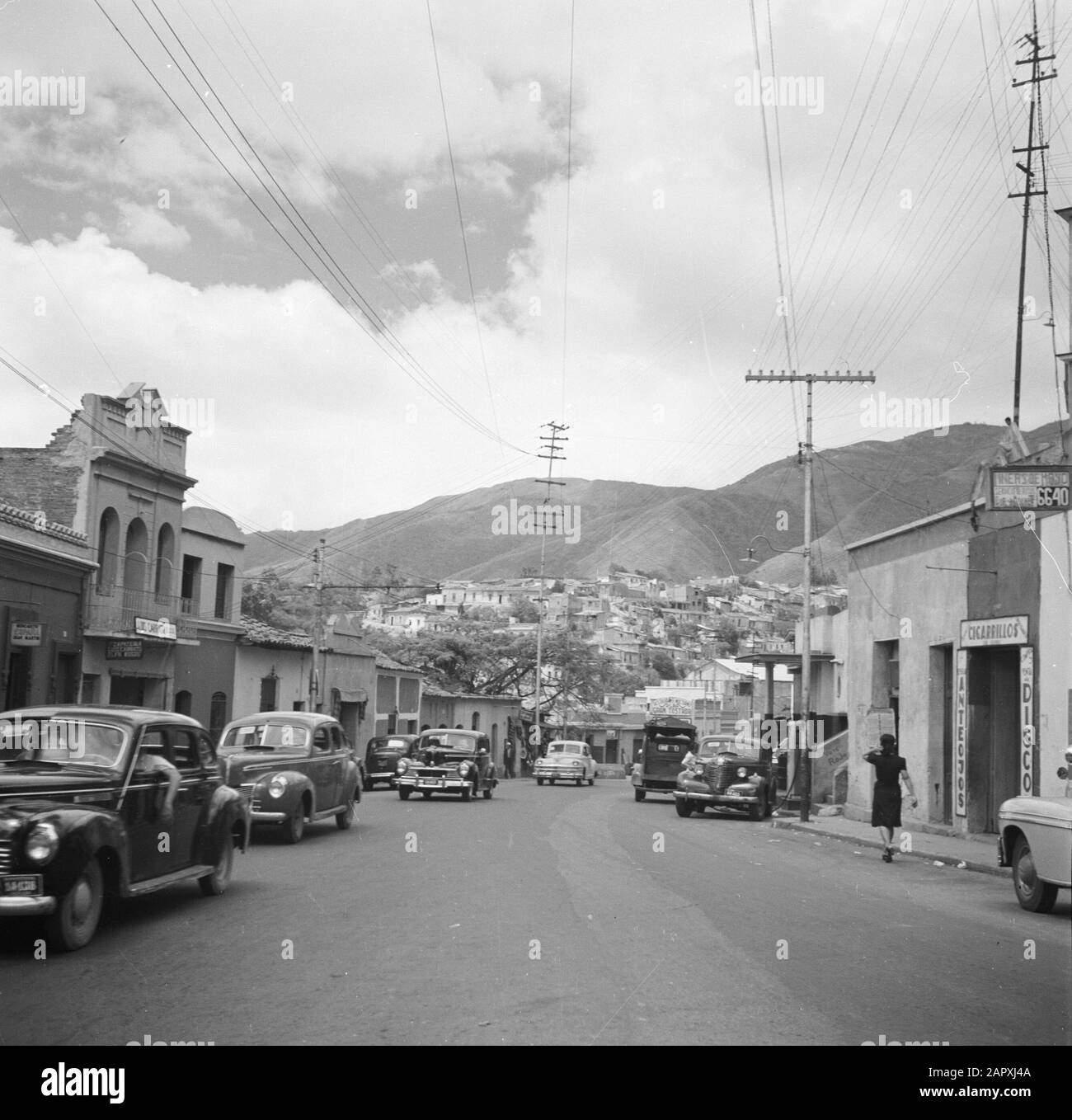 Reisen nach Venezuela und in die Ostkaribische Straße in Caracas in Venezuela Datum: 1948 Ort: Caracas, Venezuela Stichwörter: Straßenbilder, Wohnungen Stockfoto