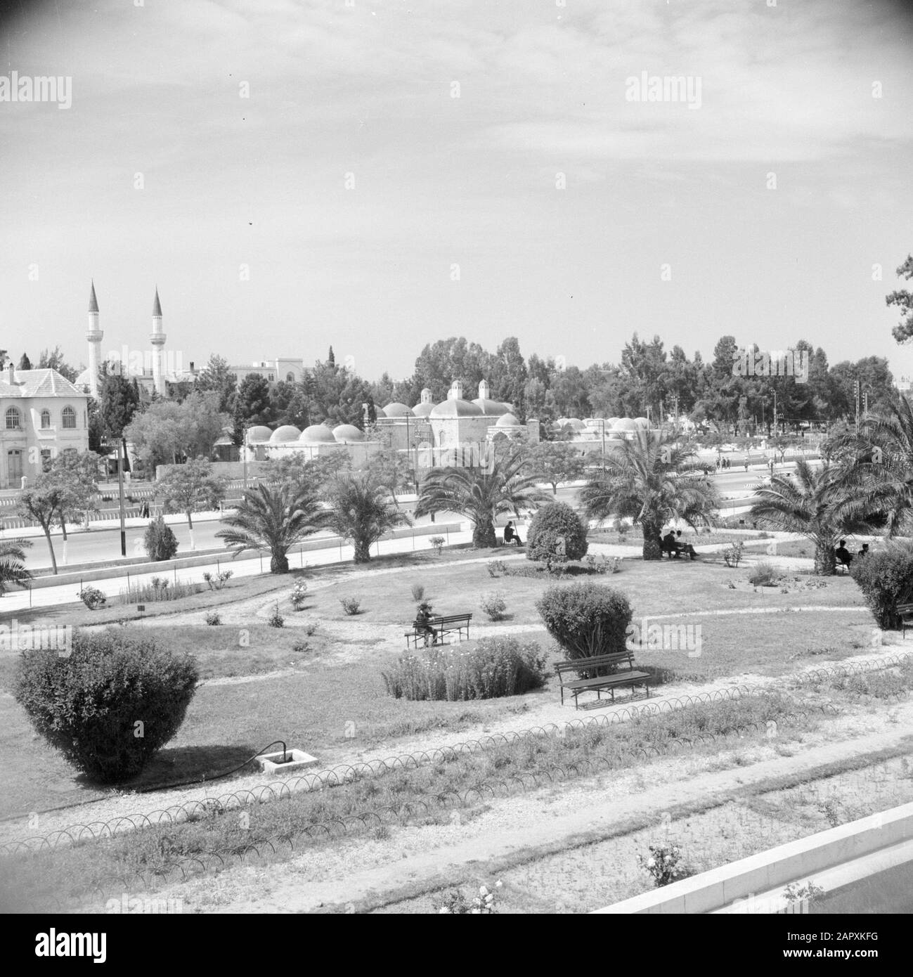 Naher Osten 1950-1955: Syrien - Damaskus Takiyeh und Sultan-Süleyman-Moschee Datum: 1950 Ort: Damaskus, Syrien Schlüsselwörter: Moscheen, Gärten Stockfoto
