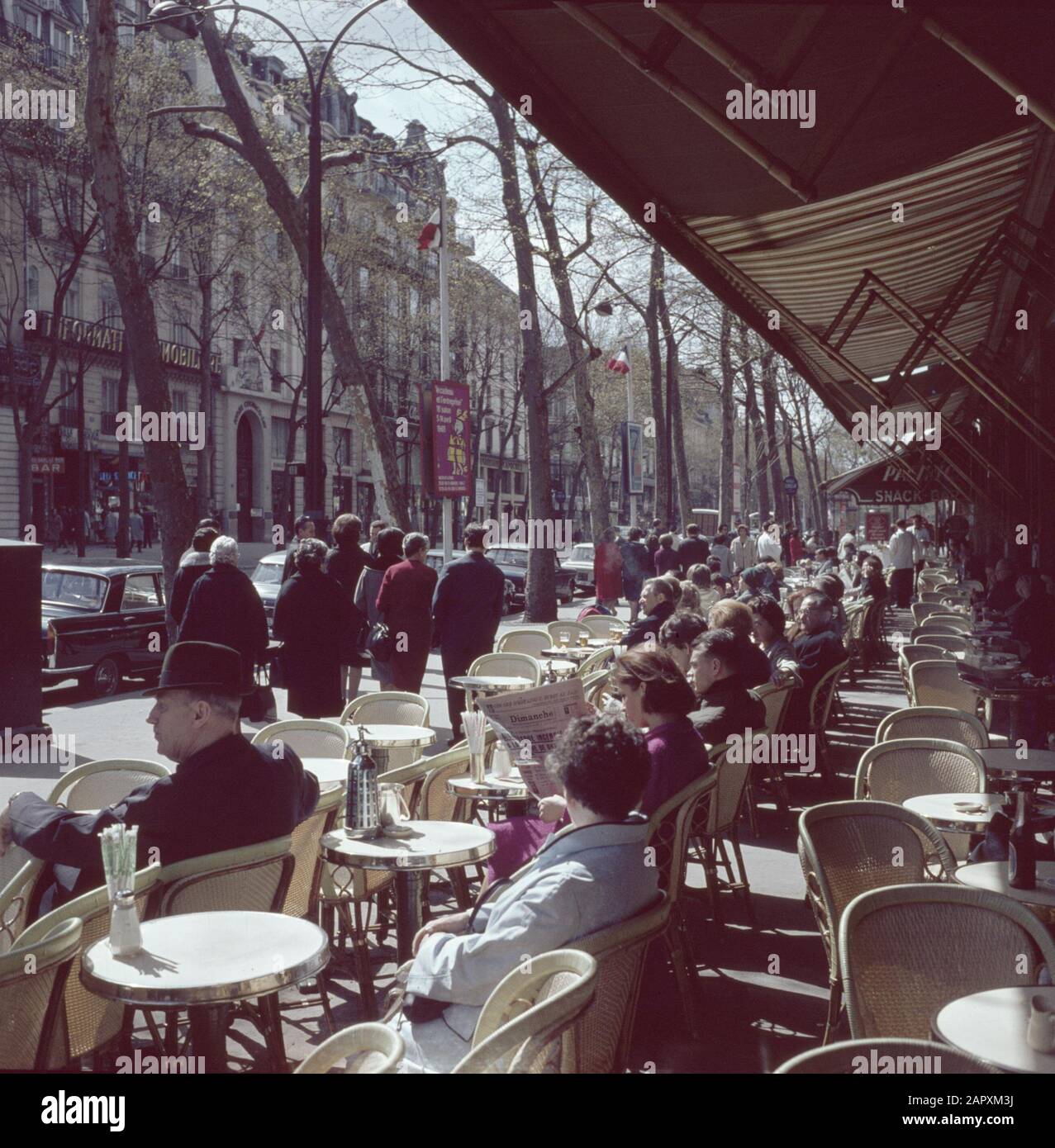 Reportage Paris Terrace in Paris Datum: 1960 Ort: Frankreich, Paris Stichwörter: Straßenbilder Stockfoto