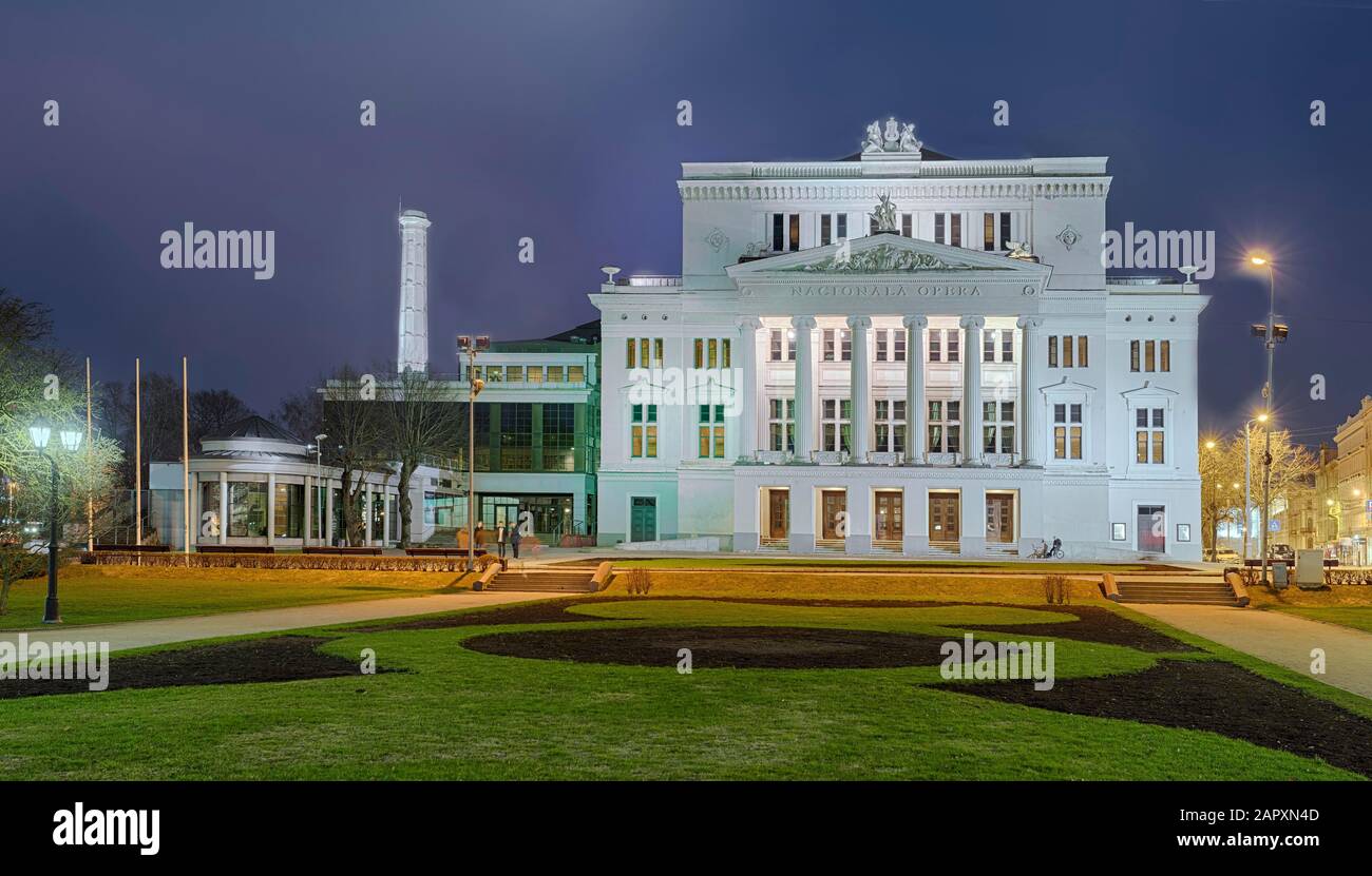 Oper bei Nacht, Riga, Lettland Stockfoto