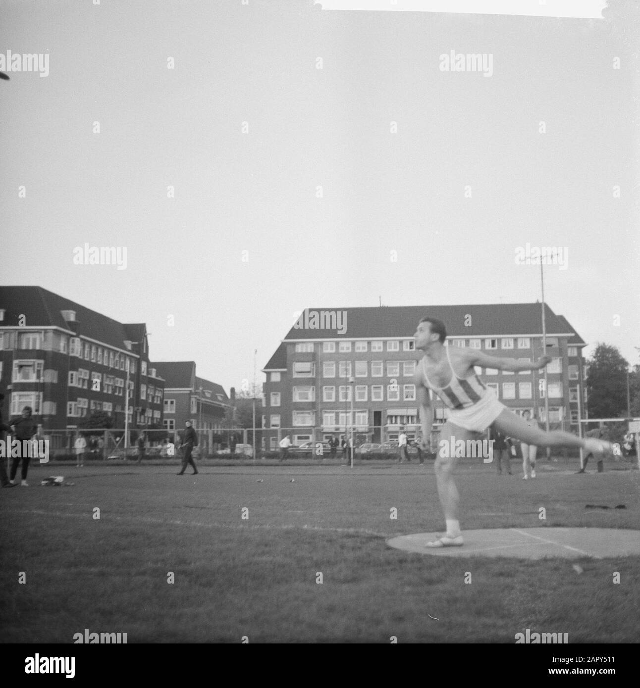 Internationale Leichtathletik-Wettbewerbe in Amsterdam E. Kamerbeek Datum: 13. Juni 1962 Schlagwörter: Leichtathletik-Wettbewerbe persönlicher Name: KAMBEEK E. Stockfoto