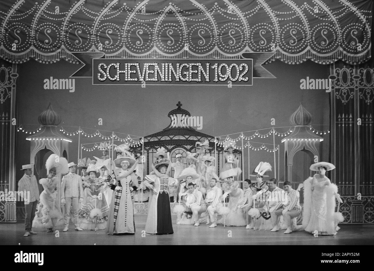 Neue Snip en Snap Revue (Allgemein) Datum: 26. Juni 1962 Name Der Institution: Snip und Snap Stockfoto