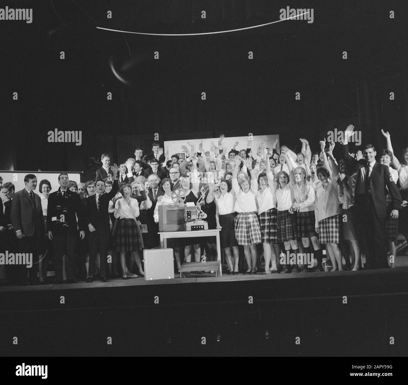 Interscholair Music Concours Singerzaal Won by Buitenveldert Datum: 9. März 1962 Ort: Buitenveldert Stockfoto