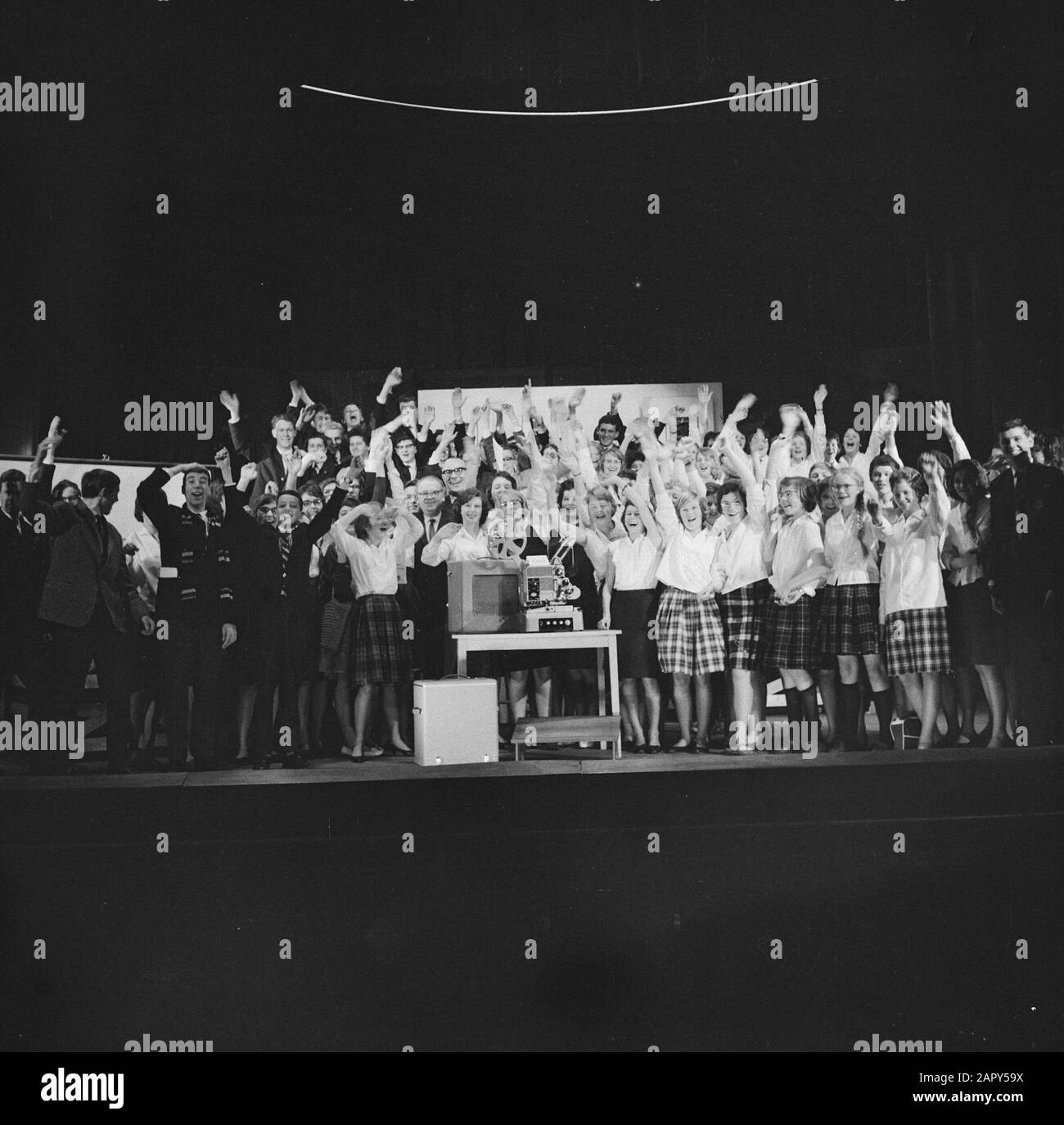 Interscholair Music Concours Singerzaal Won by Buitenveldert Datum: 9. März 1962 Ort: Buitenveldert Stockfoto