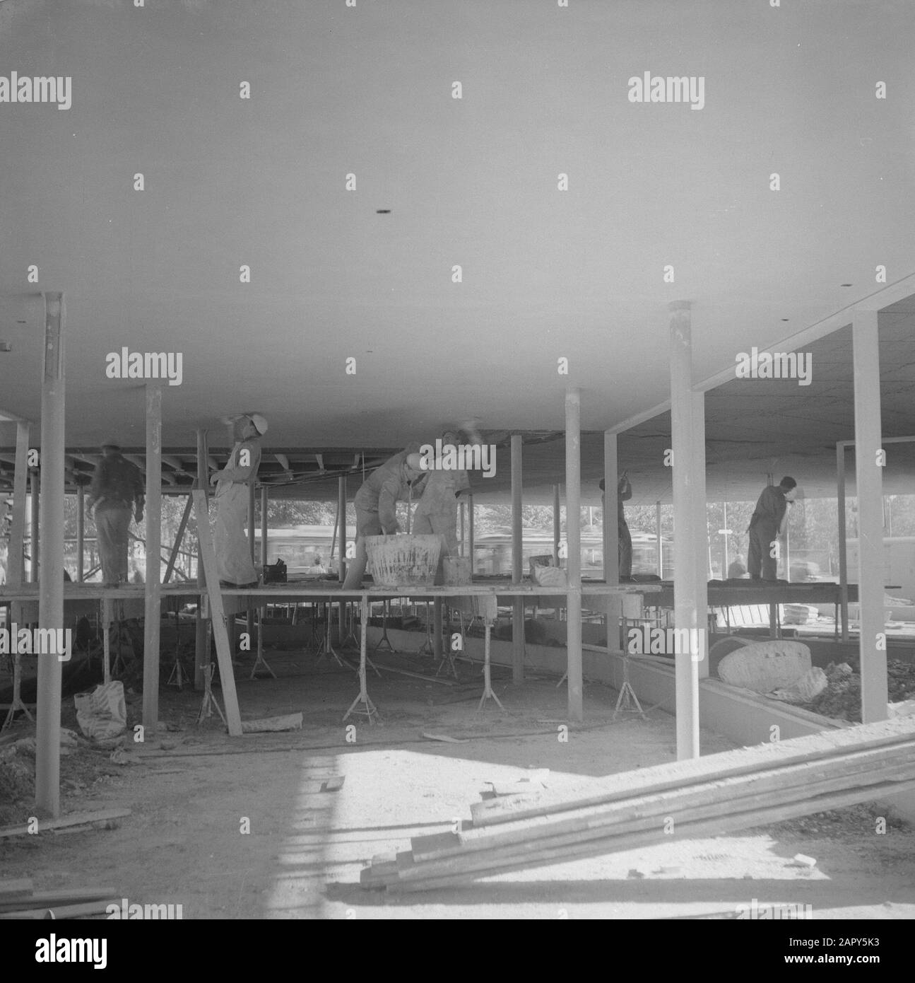 Neues Einkaufszentrum entlang der Weteringstrecke Datum: 22. Oktober 1962 Schlüsselwörter: Einkaufszentren Stockfoto