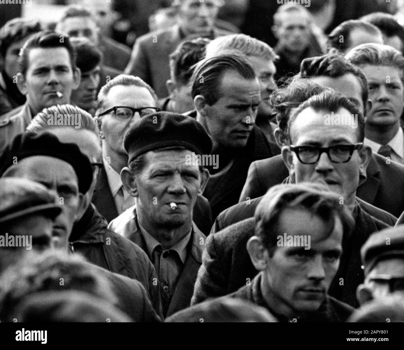 Etwa 1800 Arbeiter aus der Kartonbranche streikten. Old Pekela, 29. September 1969. Stockfoto