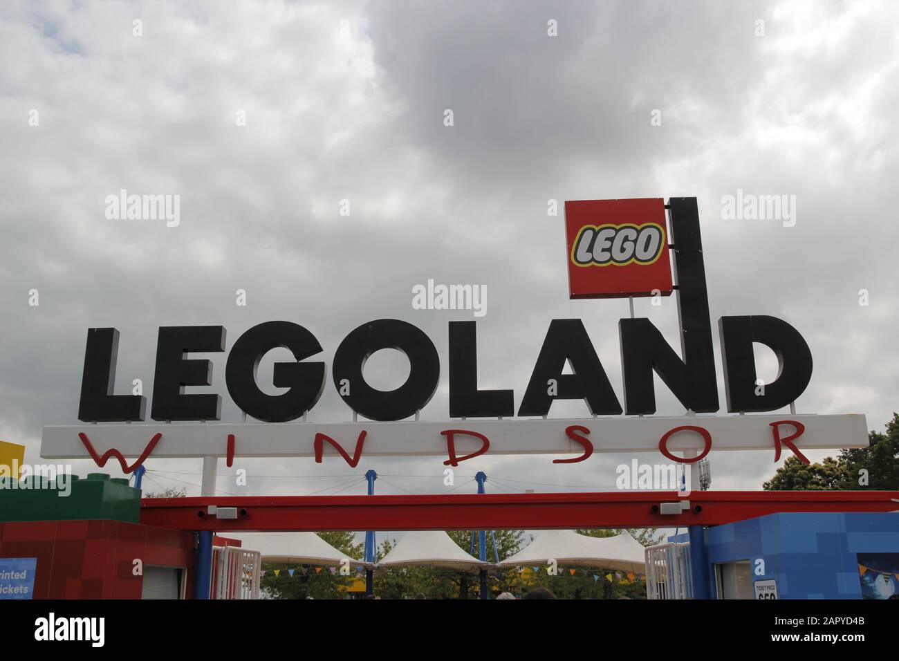 Windsor, GROSSBRITANNIEN - 13. Juli 2019: LEGOLAND Windsor, ist ein kinderorientierter Freizeitpark und Resort in Windsor, England, das sich um das Lego Toy sys herum richtet Stockfoto