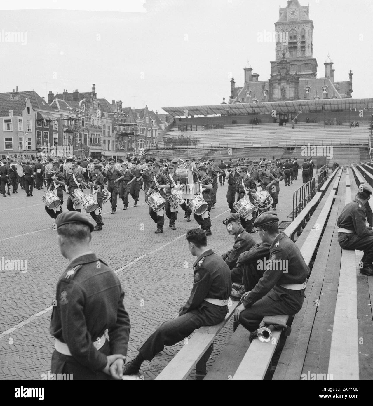 Vorbereitungen Taptoe Delft Datum: 24. August 1960 Ort: Delft, Zuid-Holland Schlüsselwörter: TAPTOES, Vorbereitungen Stockfoto