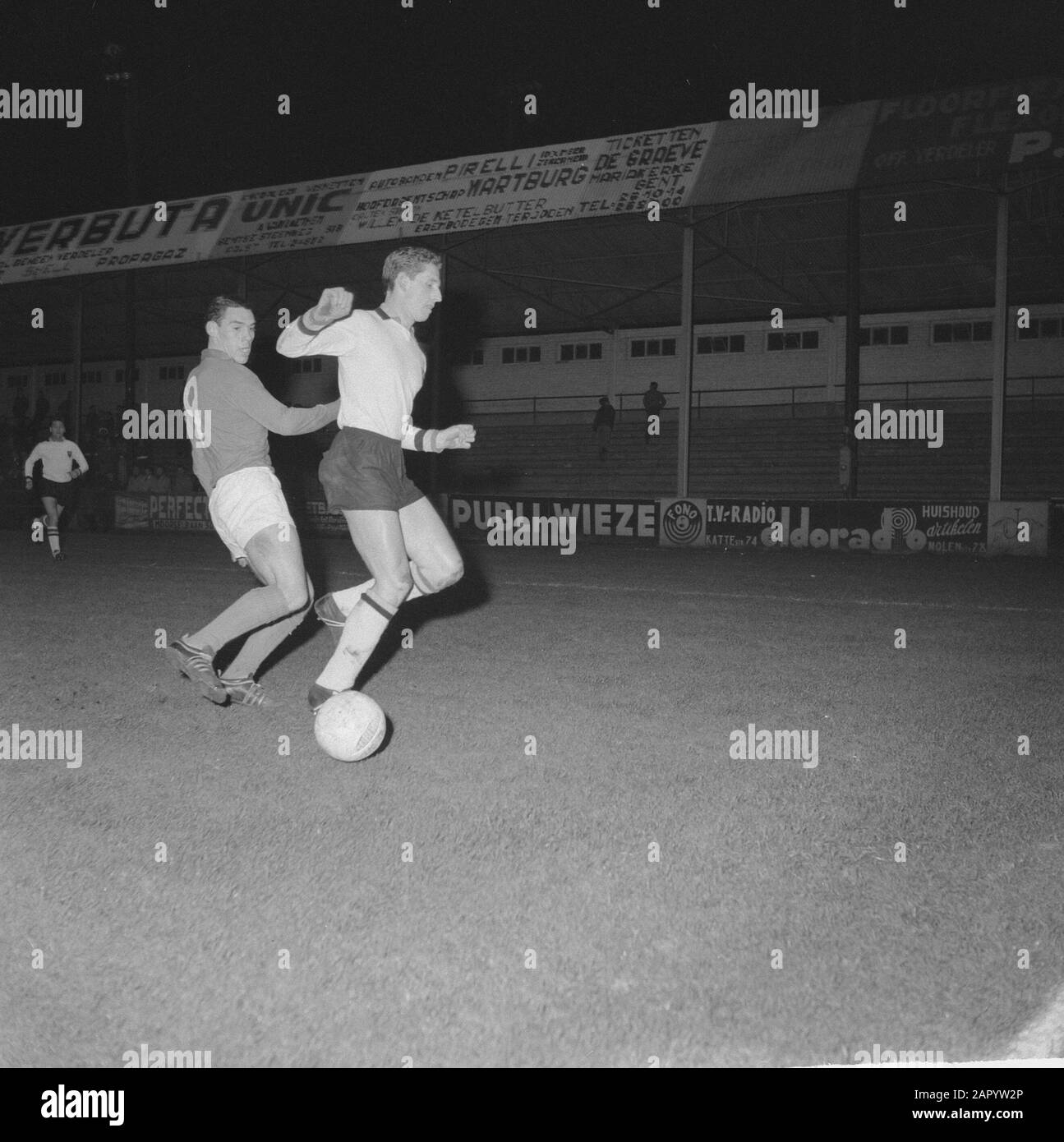 Fußball Belgien gegen Niederlande 2-0 in Aalst in Belgien Datum: 21. März 1961 Ort: Aalst Schlagwörter: Sport, Fußball Stockfoto