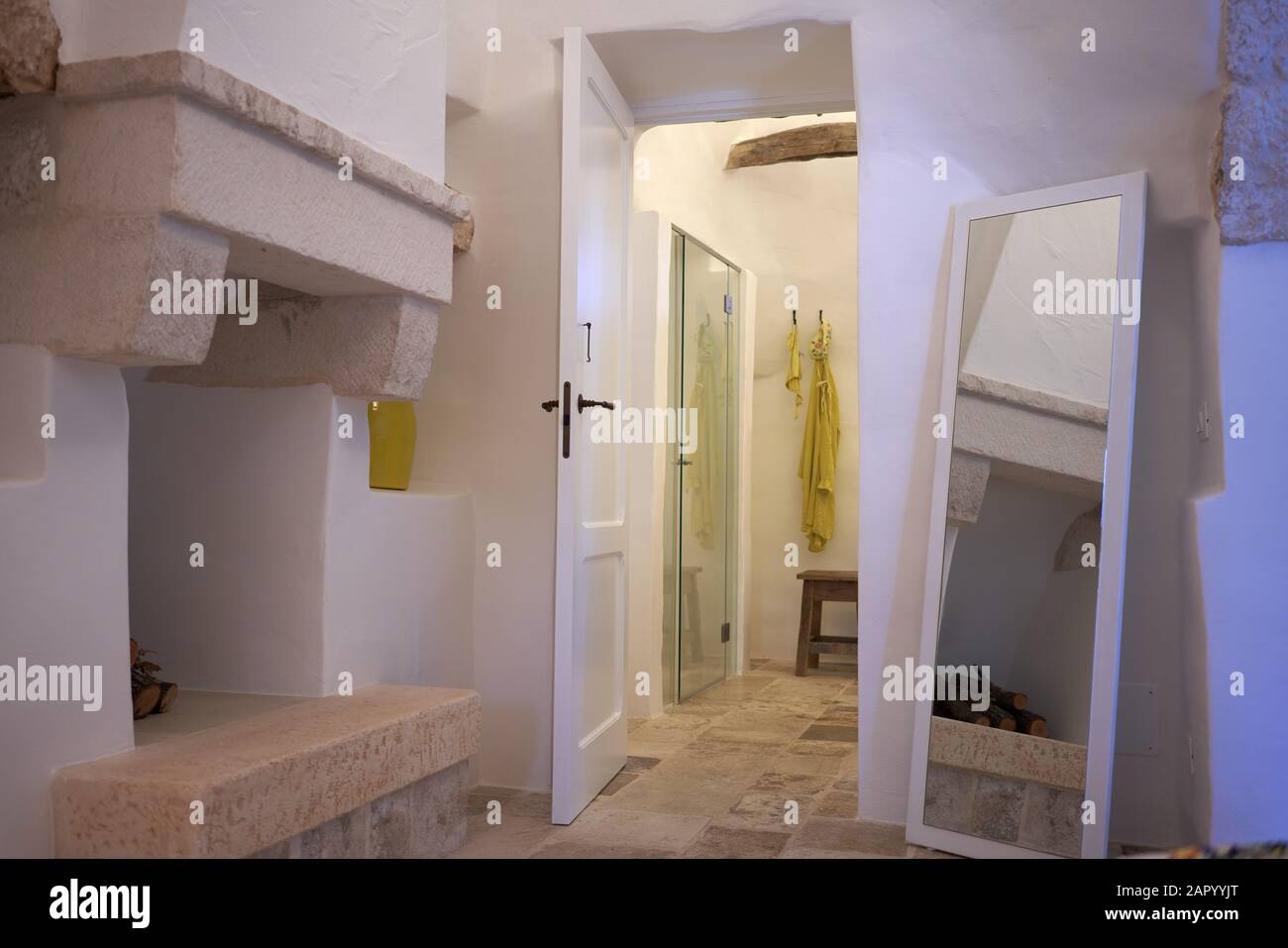 Schönes Hotelzimmer in Borgo Canonica in der Nähe von Cisternino, Apulien Stockfoto