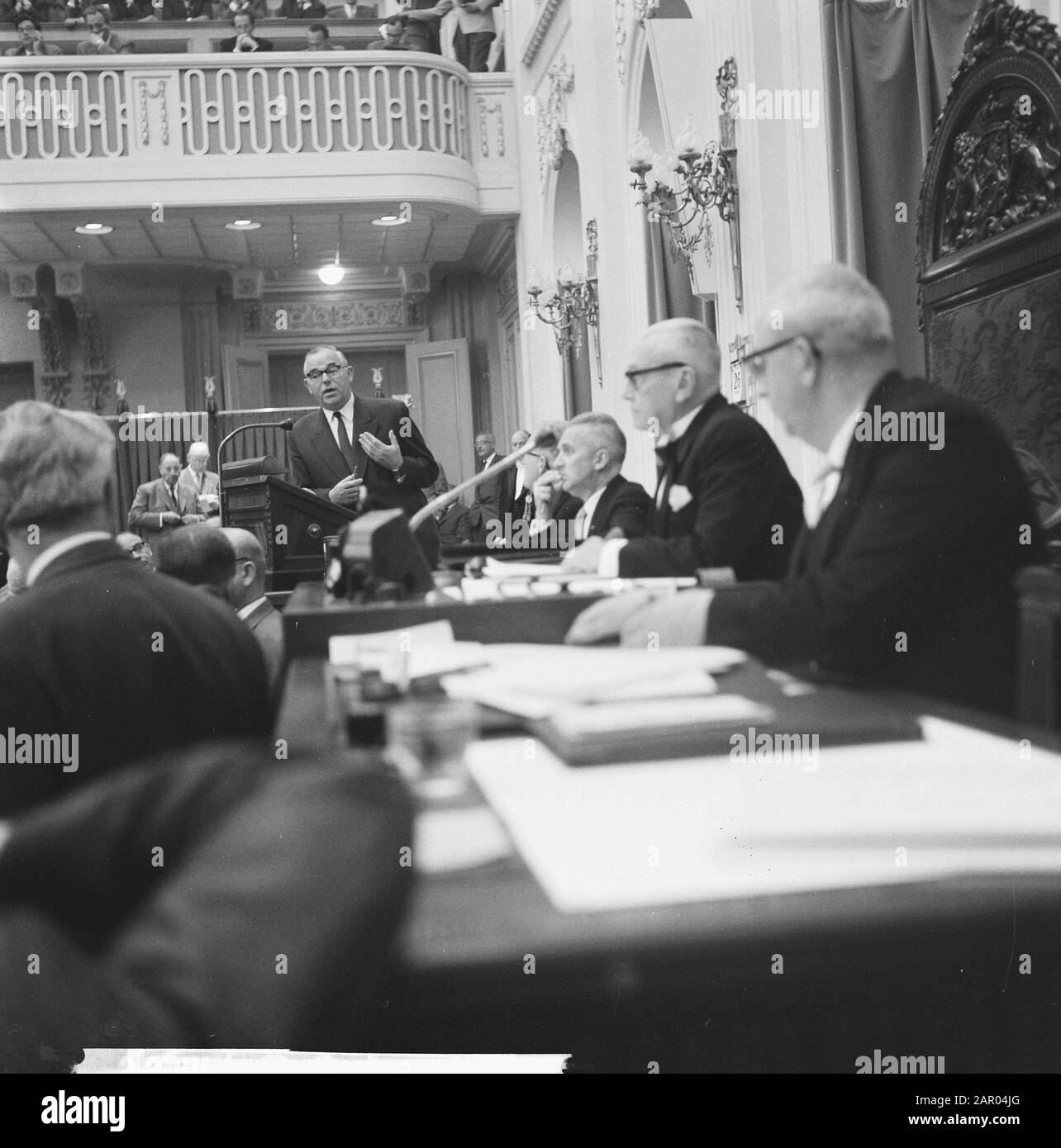 Minister im Kabinett, Minister Bürger auf der Kanzel Datum: 26. Juni 1962 Stichworte: Minister Stockfoto