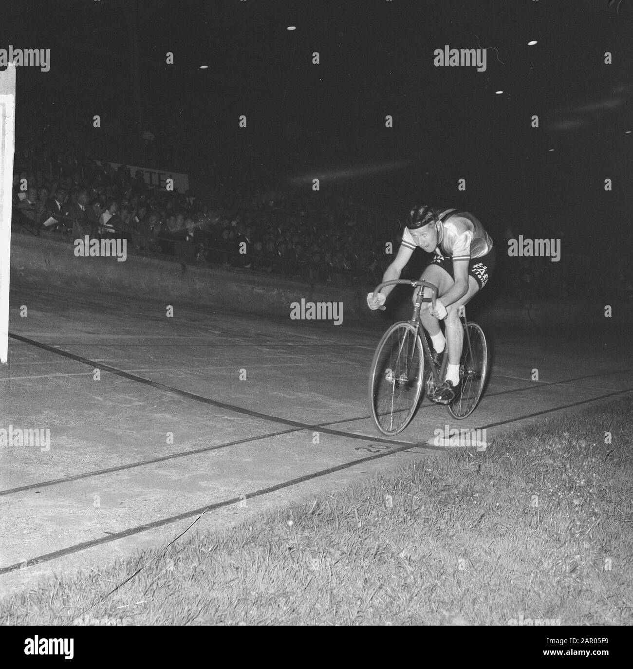 Olympische Stadionjagd für Profis (Peter Post) Datum: 10. August 1962 Schlagwörter: WHICELS, Verfolgungsjagden, Stadien persönlicher Name: Post, Peter Stockfoto