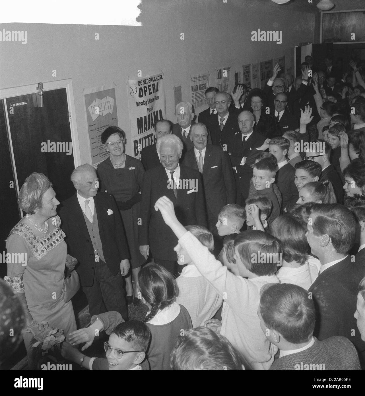 Royal Couple besucht Folk Music School Datum: 2. Februar 1962 Schlüsselwörter: Folk MUSIC, Schulen Stockfoto