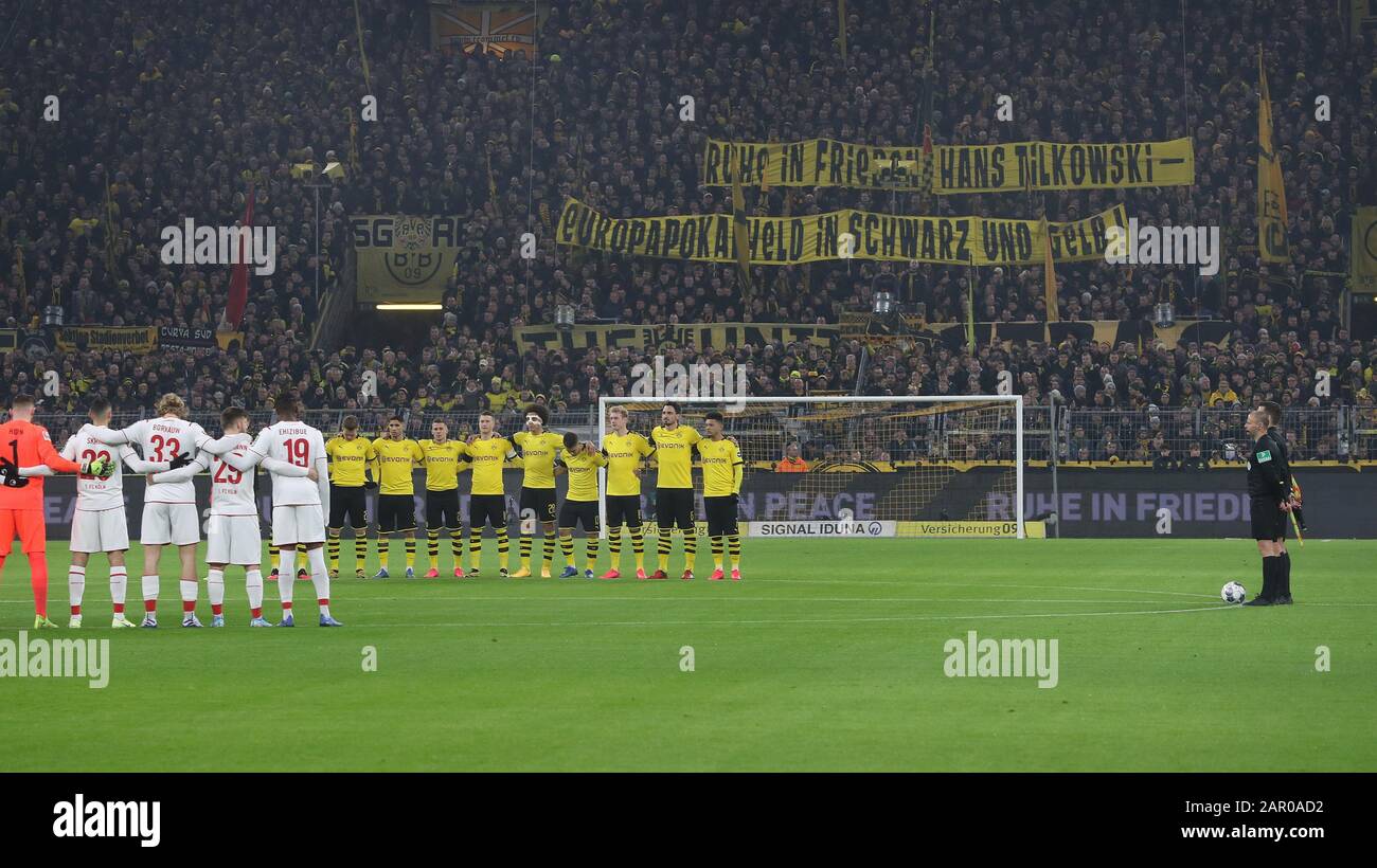 Dortmund, Deutschland. Januar 2020. Firo: 24.01.2020 Fußball, 2019/2020 1.Bundesliga: BVB Borussia Dortmund - 1.FC Köln, Köln Kummer, Schweigeminute, Schweigeminute für Hans Tilkowski weltweite Nutzung Credit: Dpa/Alamy Live News Stockfoto