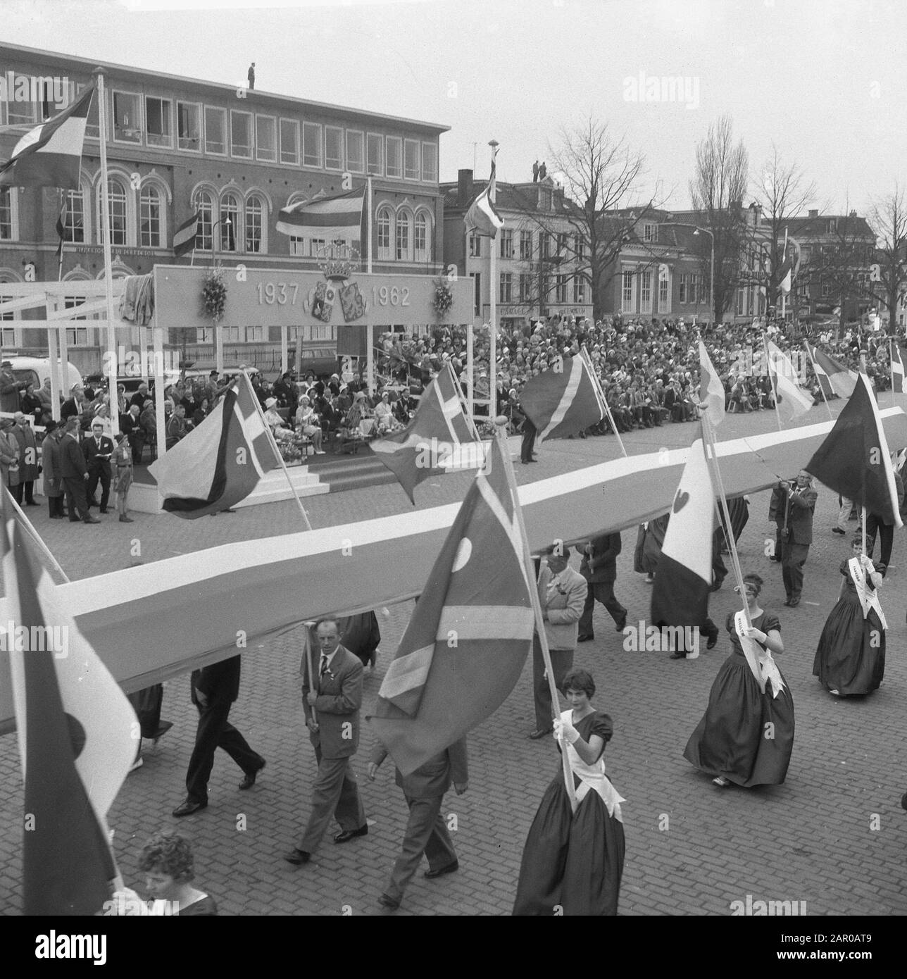 Königsbesuch in Groningen und Friesland (Reportage) Datum: 7. Mai 1962 Ort: Friesland, Groningen Schlüsselwörter: Reportagen, Besuche Stockfoto
