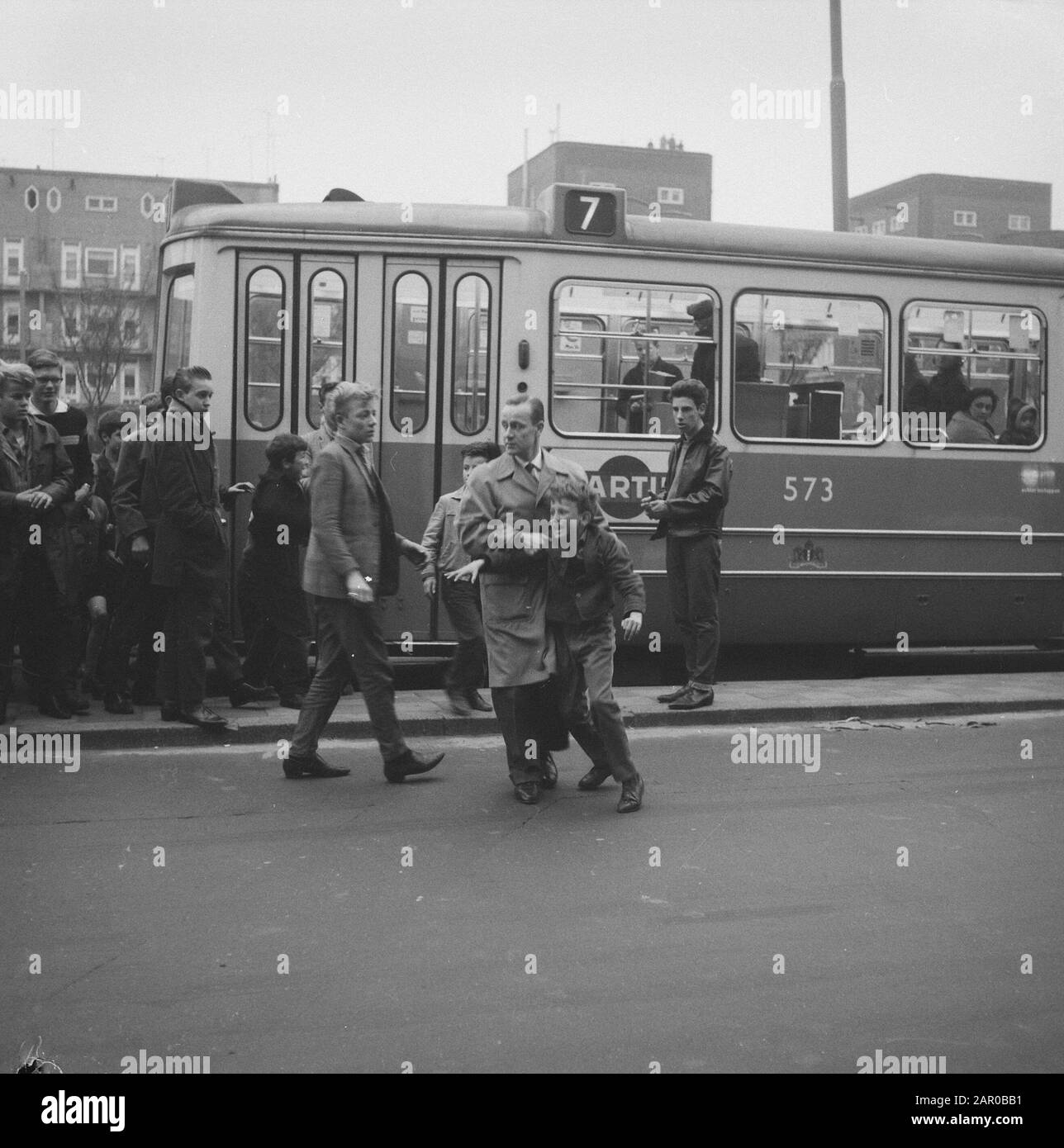 Nozems stören zwei Minuten Schweigen Datum: 4. Mai 1962 Schlüsselwörter: STILTES Stockfoto