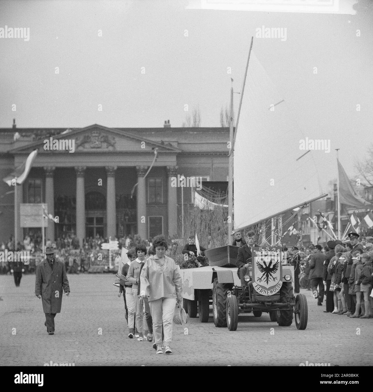 Königsbesuch in Groningen und Friesland (Reportage) Datum: 7. Mai 1962 Ort: Friesland, Groningen Schlüsselwörter: Reportagen, Besuche Stockfoto