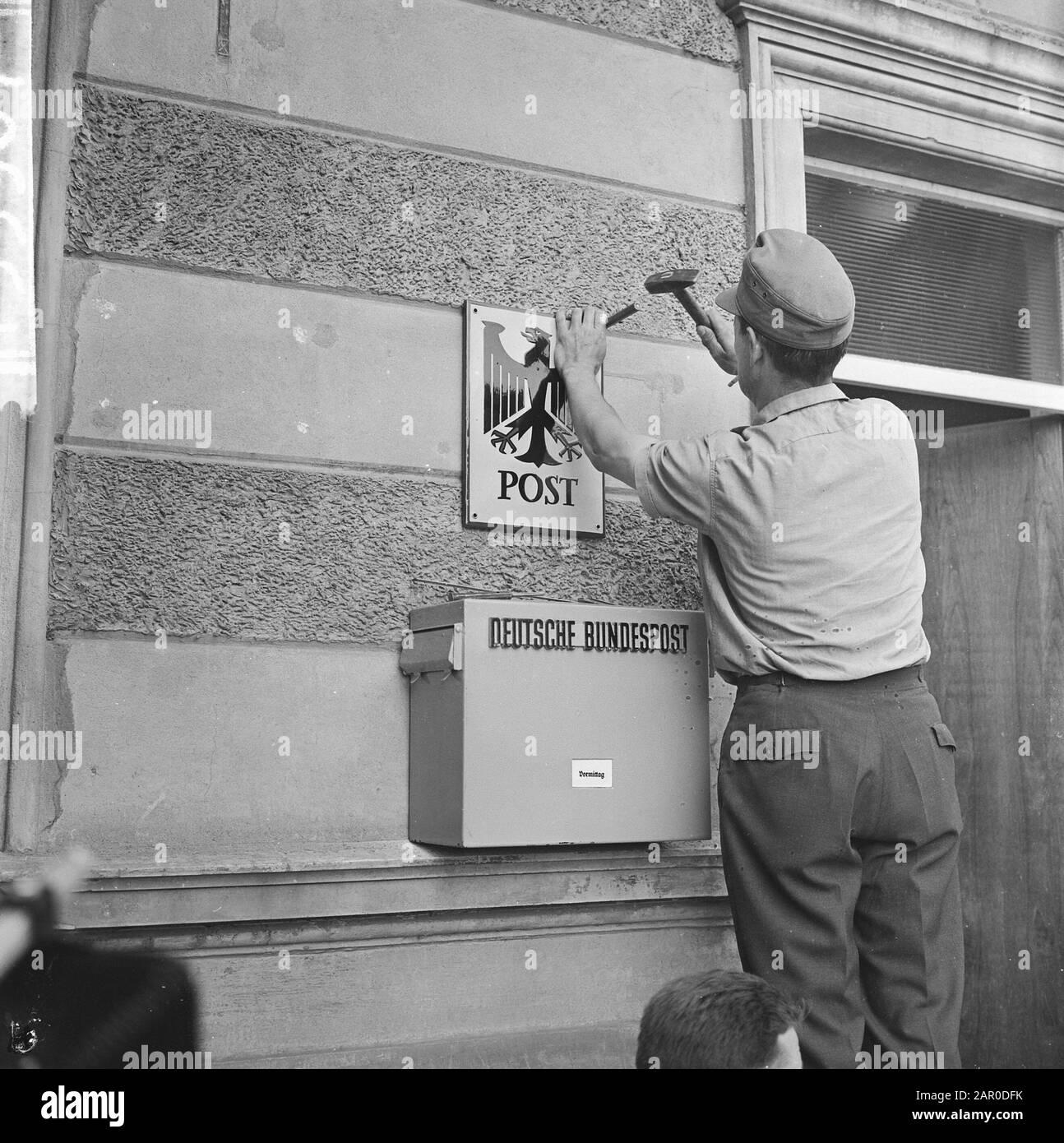 Tudderen Deutsch wieder. Briefkästen ersetzt durch Deutsch Datum: 31. Juli 1963 Standort: Deutschland, Türdderen Schlagwörter: Briefkästen, ersetzt Stockfoto