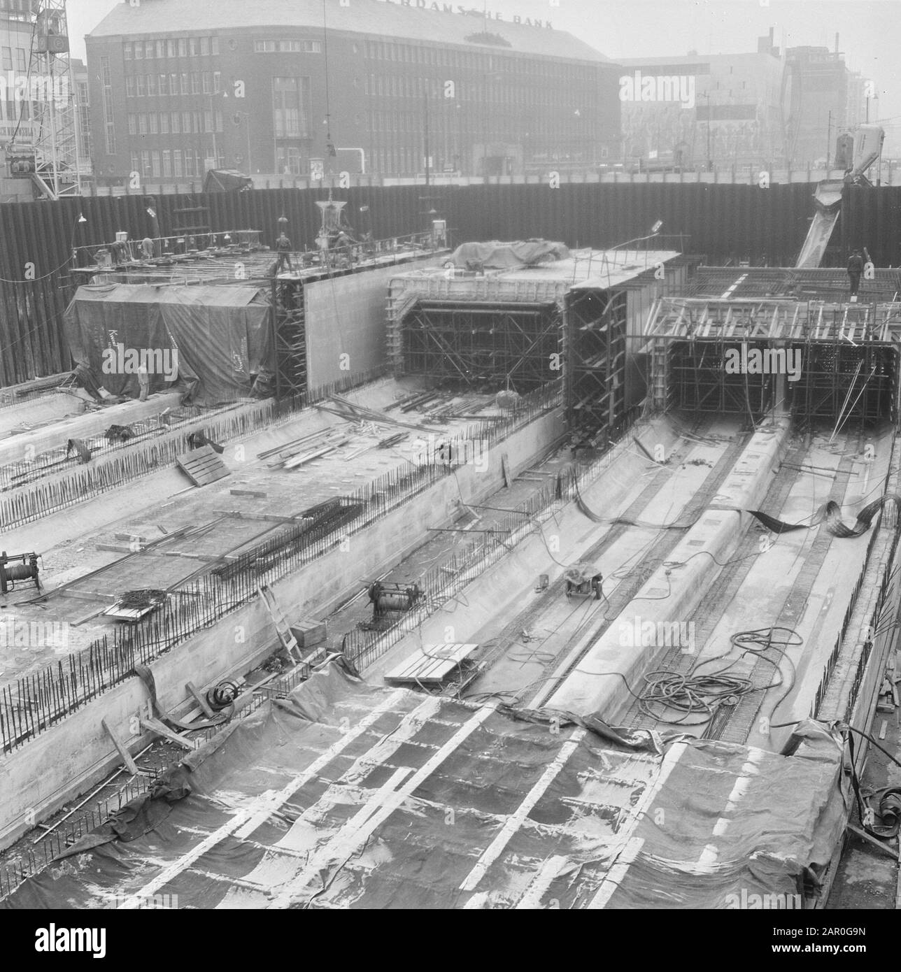 Zwei neue U-Bahn-Brücken über Coolsingel in Rotterdam Datum: 12. Dezember 1963 Standort: Rotterdam, Zuid-Holland Personenname: Coolsingel Stockfoto