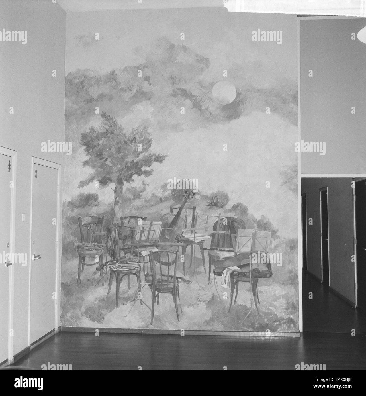 Aufgabe Op te Laak Wandbild in der Volksmuziekschule Kerkstraat Datum: 30. Dezember 1963 Schlagwörter: Musik SCHOLS, WÄNDE Stockfoto