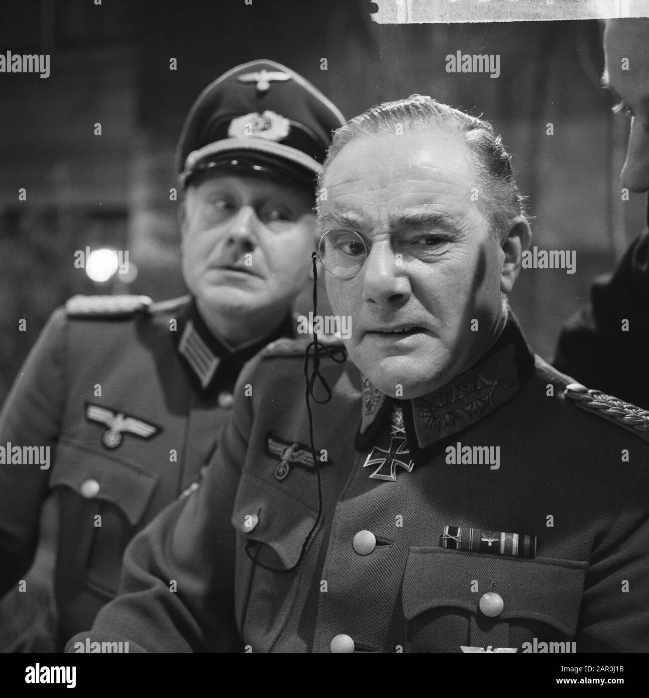 Televisiesspel Wonder aan de Danube Revue KRO, links Ben Aerden, rechts Wim van den Brink Datum: 27. Januar 1964 Schlagwörter: Fernsehspiele, Revues persönlicher Name: Brink, Wim van den Institutionenname: Kro Stockfoto