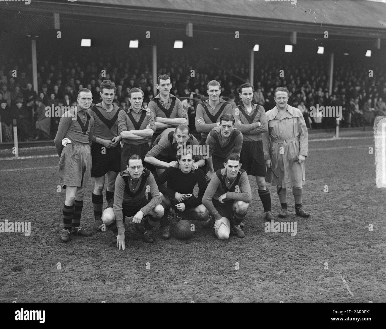 Fußball. AFC gegen HVC 2-3. AFC-Team Datum: 20. Februar 1949 Ort: Amsterdam Schlagwörter: Gruppenporträts, Sport, Fußball Stockfoto