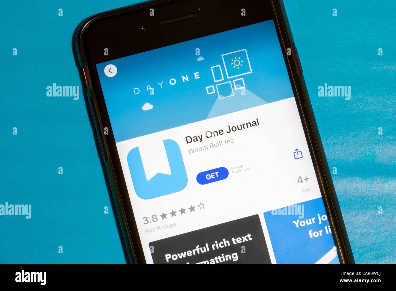 Los Angeles, Kalifornien, USA - 22. Januar 2020: Tag One Journal Logo auf Telefonbildschirm flach lag mit blauem Hintergrund, Illutive Editorial Stockfoto