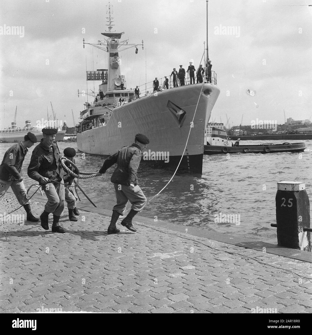 Englisch Versand Hr. Frau Dan. Leander moored at the Parkkade Rotterdam Datum: 10. Mai 1965 Ort: Rotterdam, Zuid-Holland Schlüsselwörter: Schiffe Stockfoto