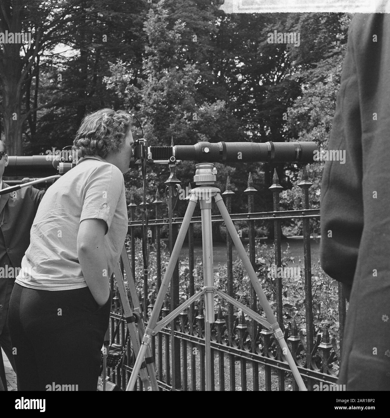 Bush um Engagement, Menschen in Paleis Soestdijk Datum: 27. Juni 1965 Schlüsselwörter: Menschen, Engagement Institution Name: Paleis Soestdijk Stockfoto