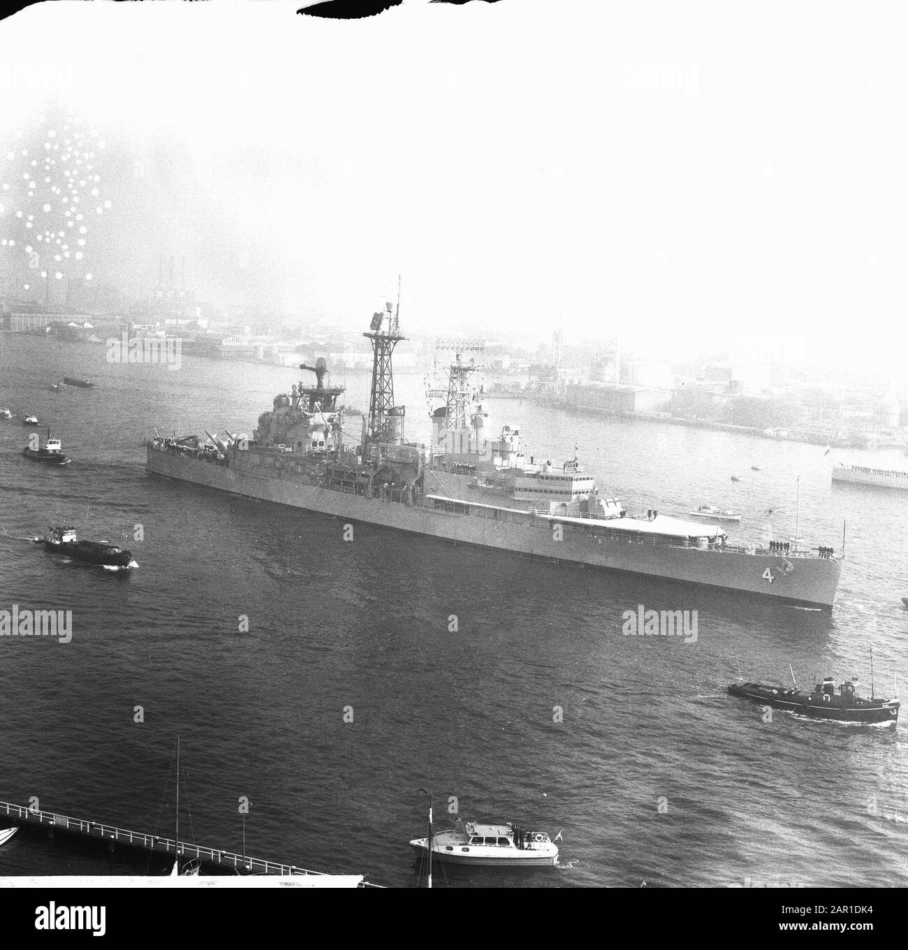 Cruiser Little Rock in Amsterdam (Flaggschiff American Atlantic Fleet) Datum: 23. September 1965 Standort: Amsterdam, Noord-Holland Schlüsselwörter: Wohnungen, Kreuzer, Flagship Stockfoto