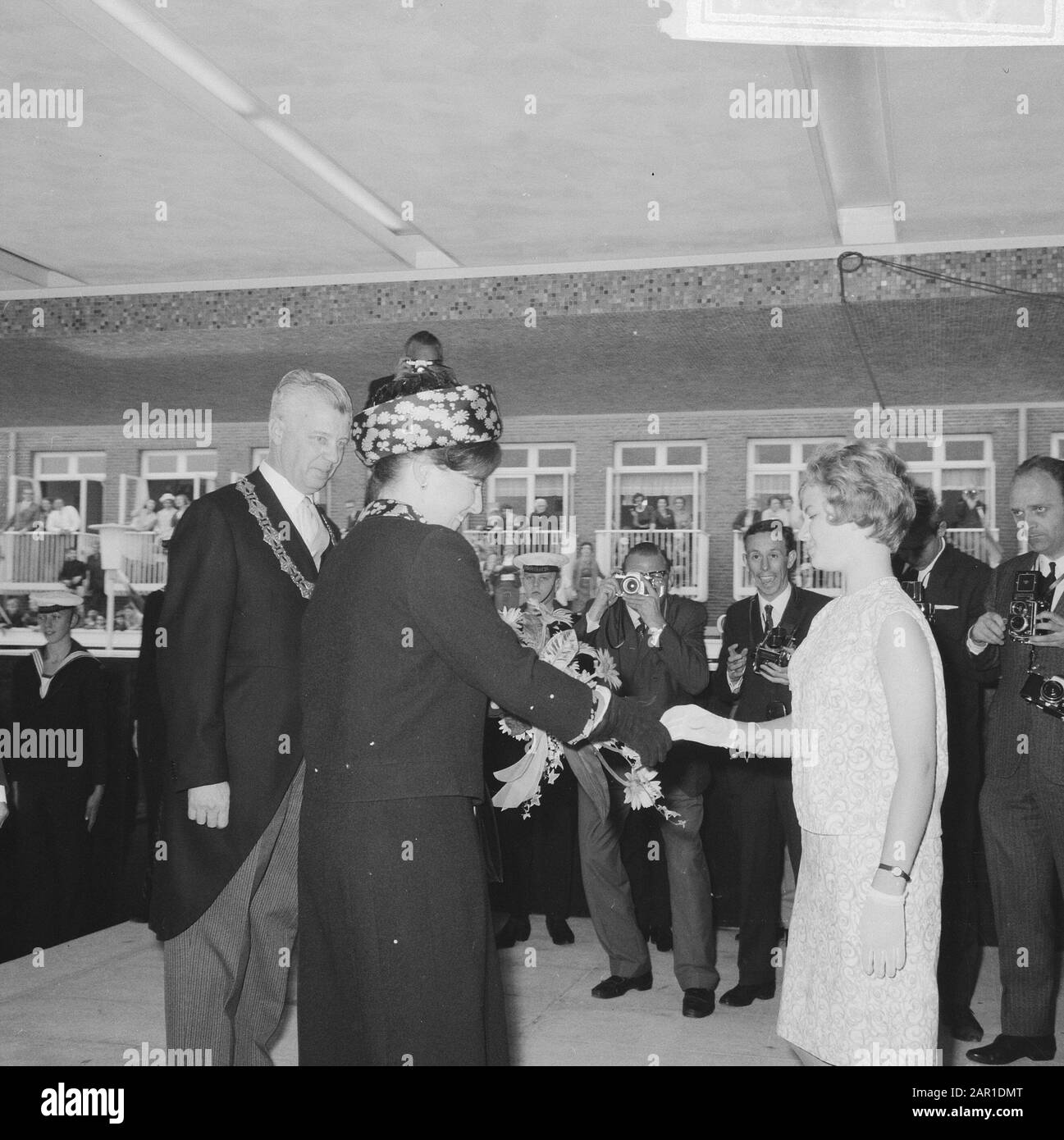 Neues rathaus von velsen Fotos und Bildmaterial in hoher Auflösung