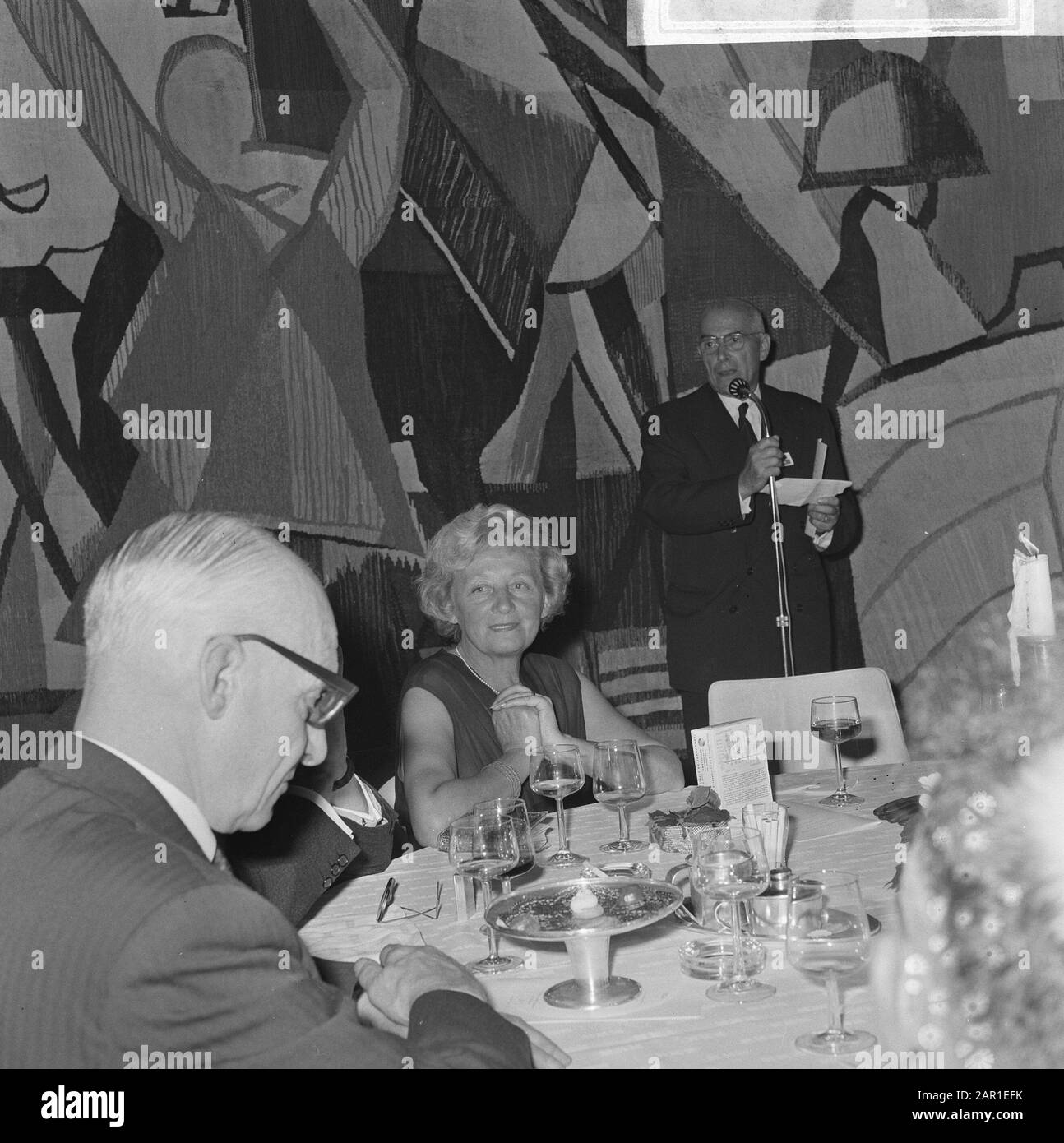 Abtretung Rijkspostspaarbank Datum: 2. Oktober 1965 Stichwörter: Banks Institutionenname: Rijkspostspaarbank Stockfoto