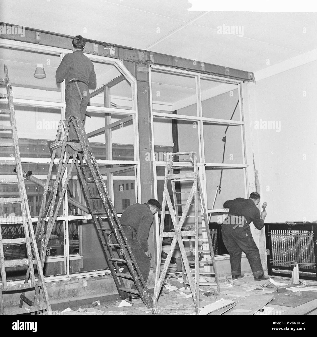 Abbrucharbeiten am Ahoy-Komplex in Rotterdam Datum: 1. Februar 1966 Standort: Rotterdam, Zuid-Holland Schlüsselwörter: Abbrucharbeiten Institutionenname: Ahoy Stockfoto