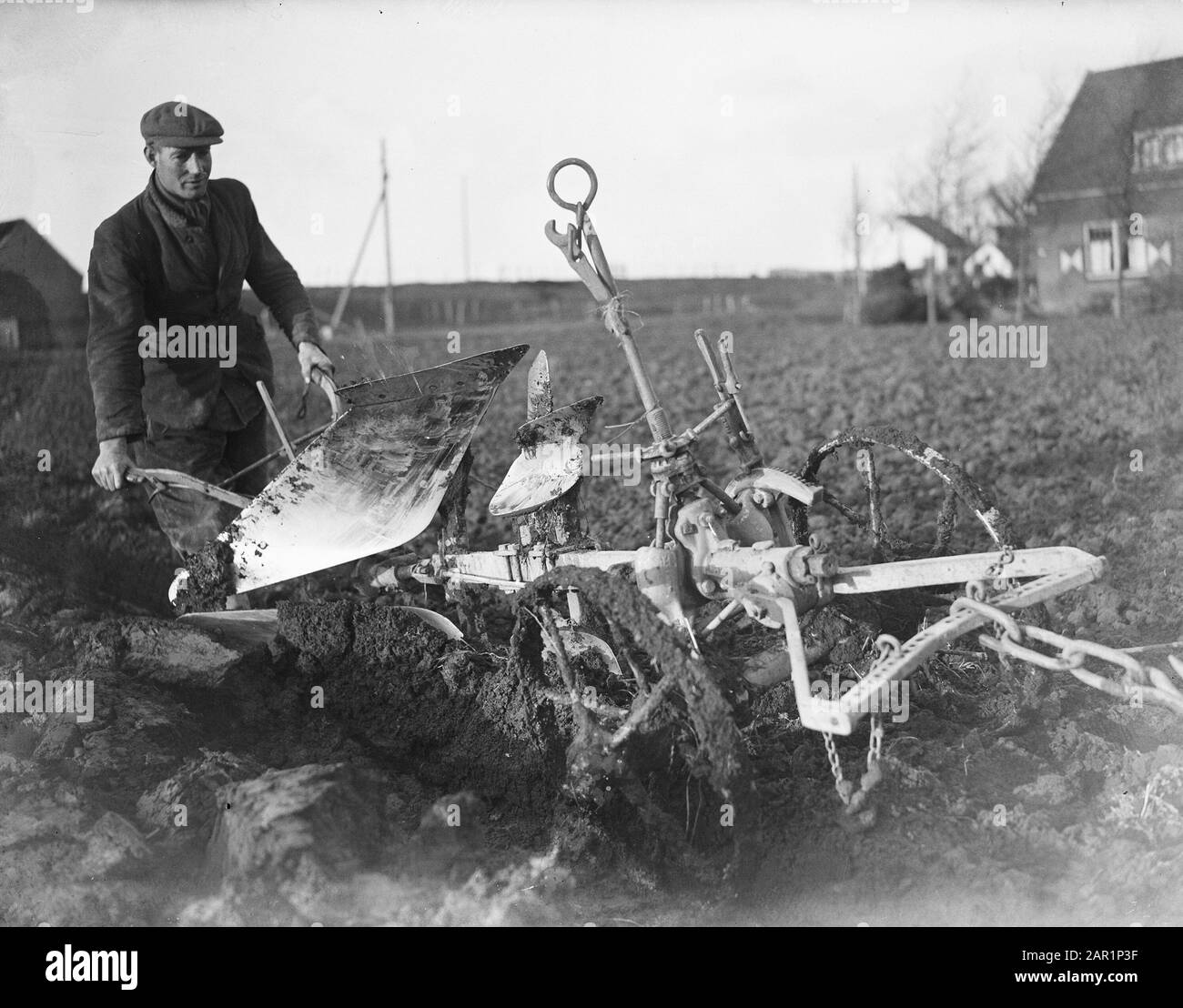 Pflügen Farmer Datum: 7. Dezember 1945 Schlüsselwörter: Teams persönlicher Name: Boer Stockfoto