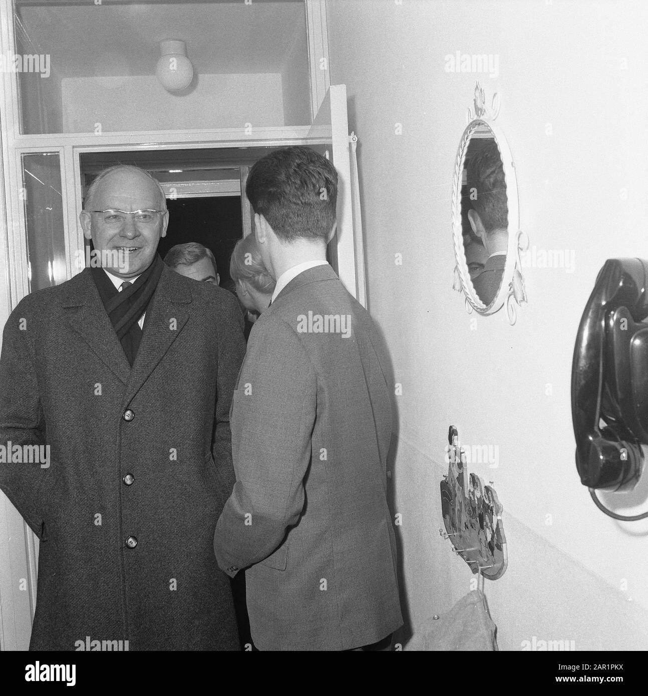 Ministerin Vondeling zu Hause Datum: 21. März 1966 Stichwörter: Haus besucht persönlichen Namen: Vondeling, Anne Stockfoto