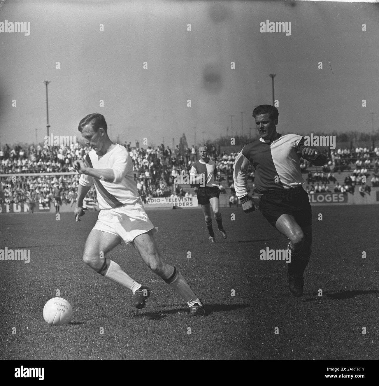 FC Twente vs Feyenoord, Spielmoment Datum: 1. Mai 1966 Schlagwörter: Sport, Fußball-Institution Name: FC Twente, Feyenoord Stockfoto