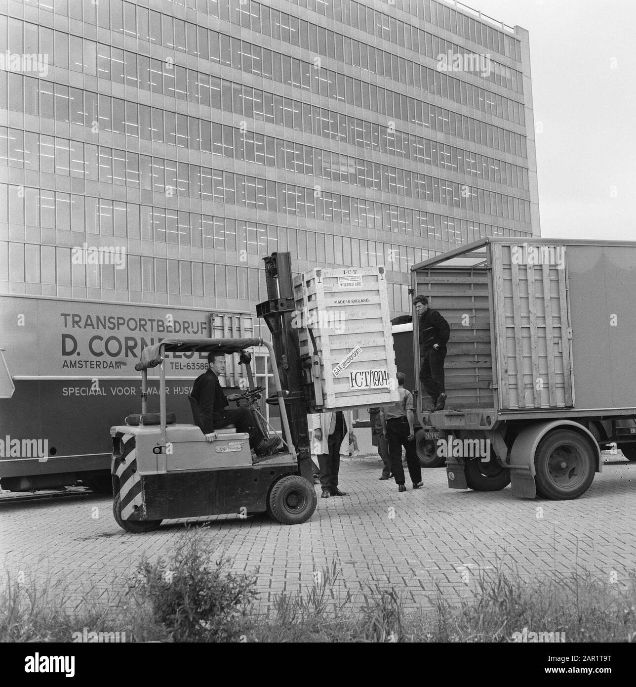 Transport und Transport von Waren Transport Datum: 29. August 1966 Stichworte: Güterverkehr Stockfoto
