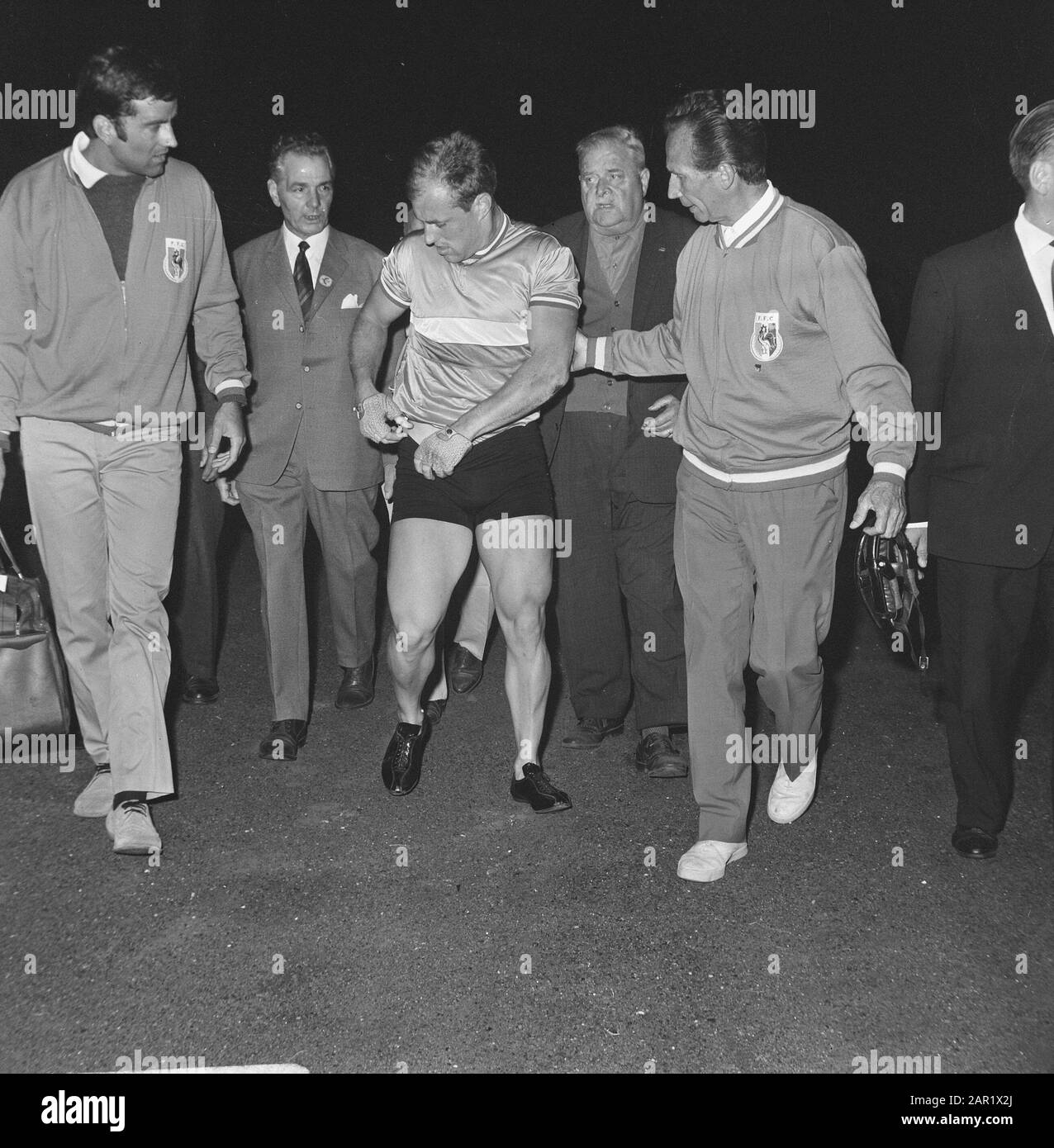 Radweltmeisterschaften, Achtelfinale Sprint-Amateure. Trentin nach seinem Herbstdatum: 24. August 1967 Ort: Amsterdam Schlagwörter: Bahnradsport, Name der Sportperson: Trentin, Pierre Stockfoto