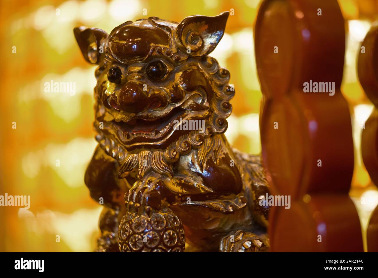 Löwenfigur im Shanghaier Stadtgotttempel (China) Stockfoto