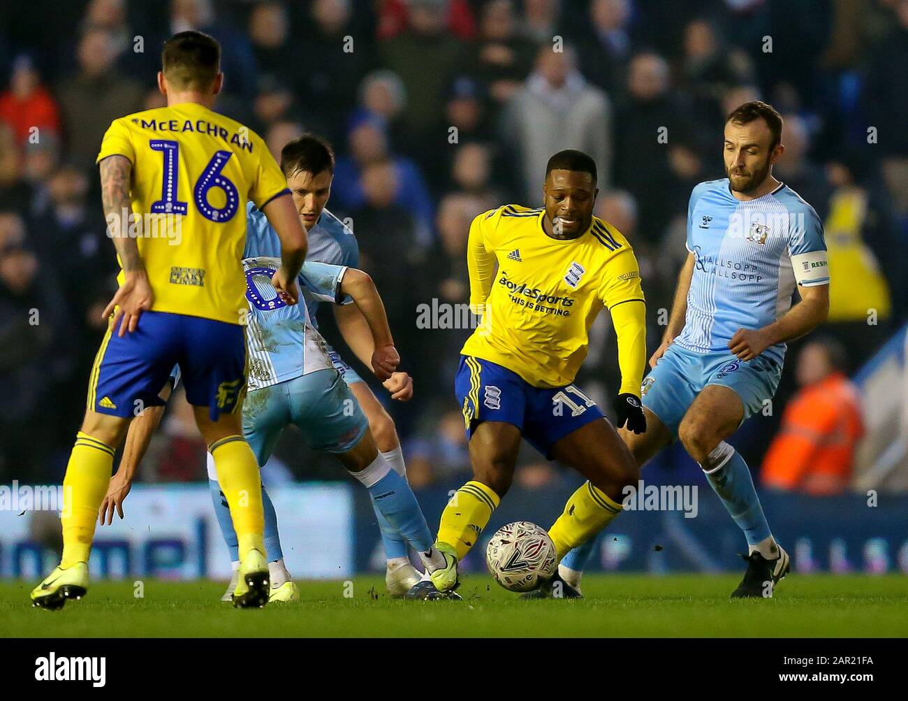 Birmingham, Großbritannien. Januar 2020. JEREMIE Bela von Birmingham City projiziert den Ball. Credit: Simon Bissett/One Up Top/Alamy Live News Stockfoto