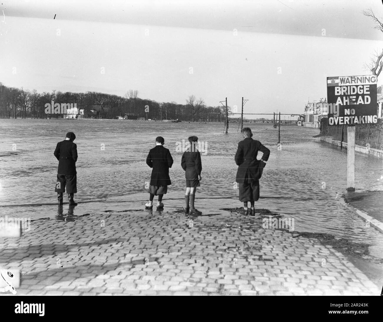 Hochwasser in de Achterhoek Datum: 13. Februar 1946 Ort: Achterhoek, Gelderland Schlüsselwörter: Hochwasser Stockfoto