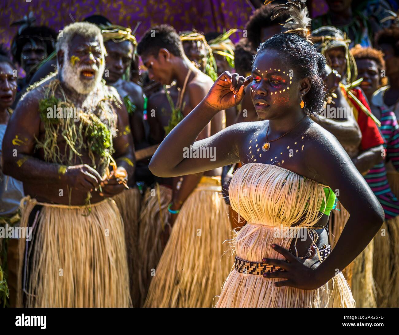 Sing-Sing in Bougainville, Papua-Neuguinea. Buntes Dorffest auf Bougainville mit Musik und Tanz Stockfoto