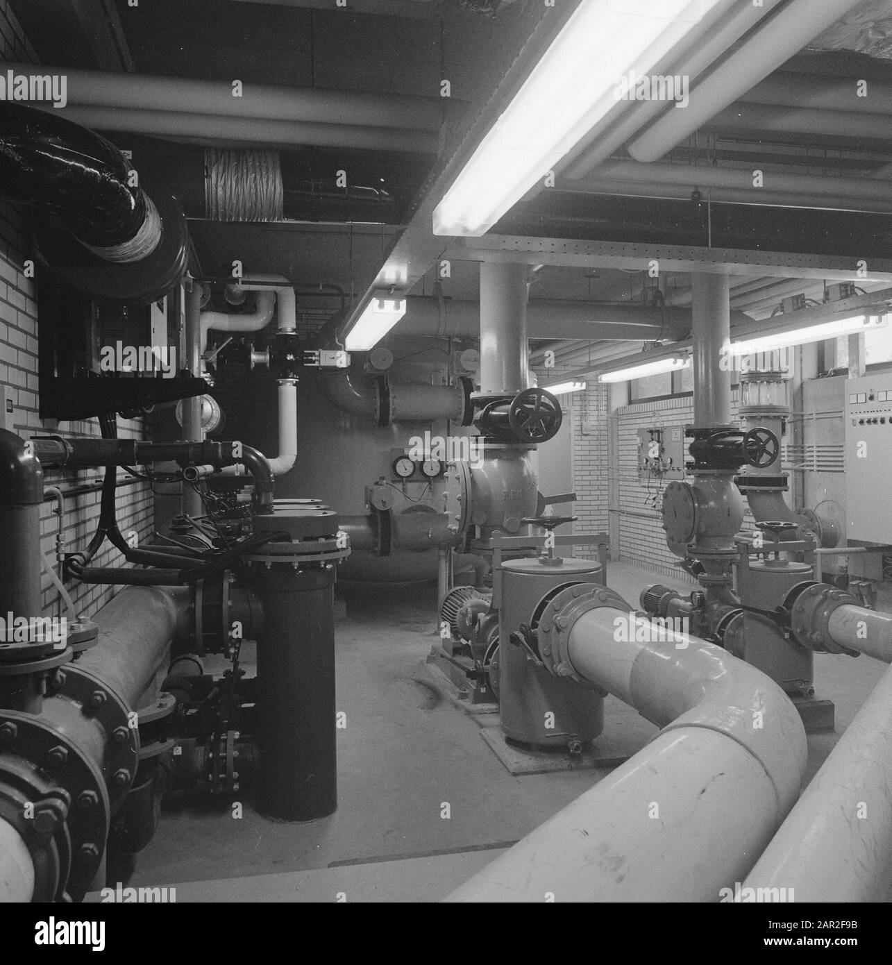 Keine Daten verfügbar/drei Fotos Datum: Undatierte Stichwörter: Gebäude, Innenräume, Kesselhäuser Stockfoto